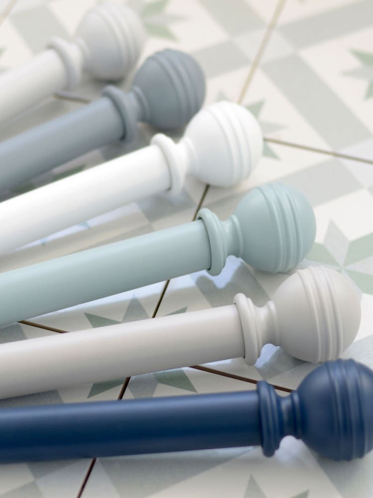 Laura Ashley Pale Dove Grey Ribbed Ball Curtain Pole - Image 3 of 3