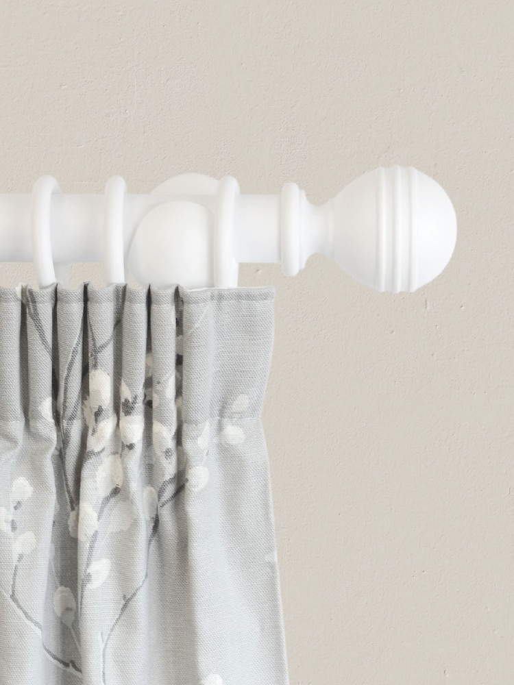Laura Ashley Cotton White Haywood Curtain Pole - Image 1 of 4