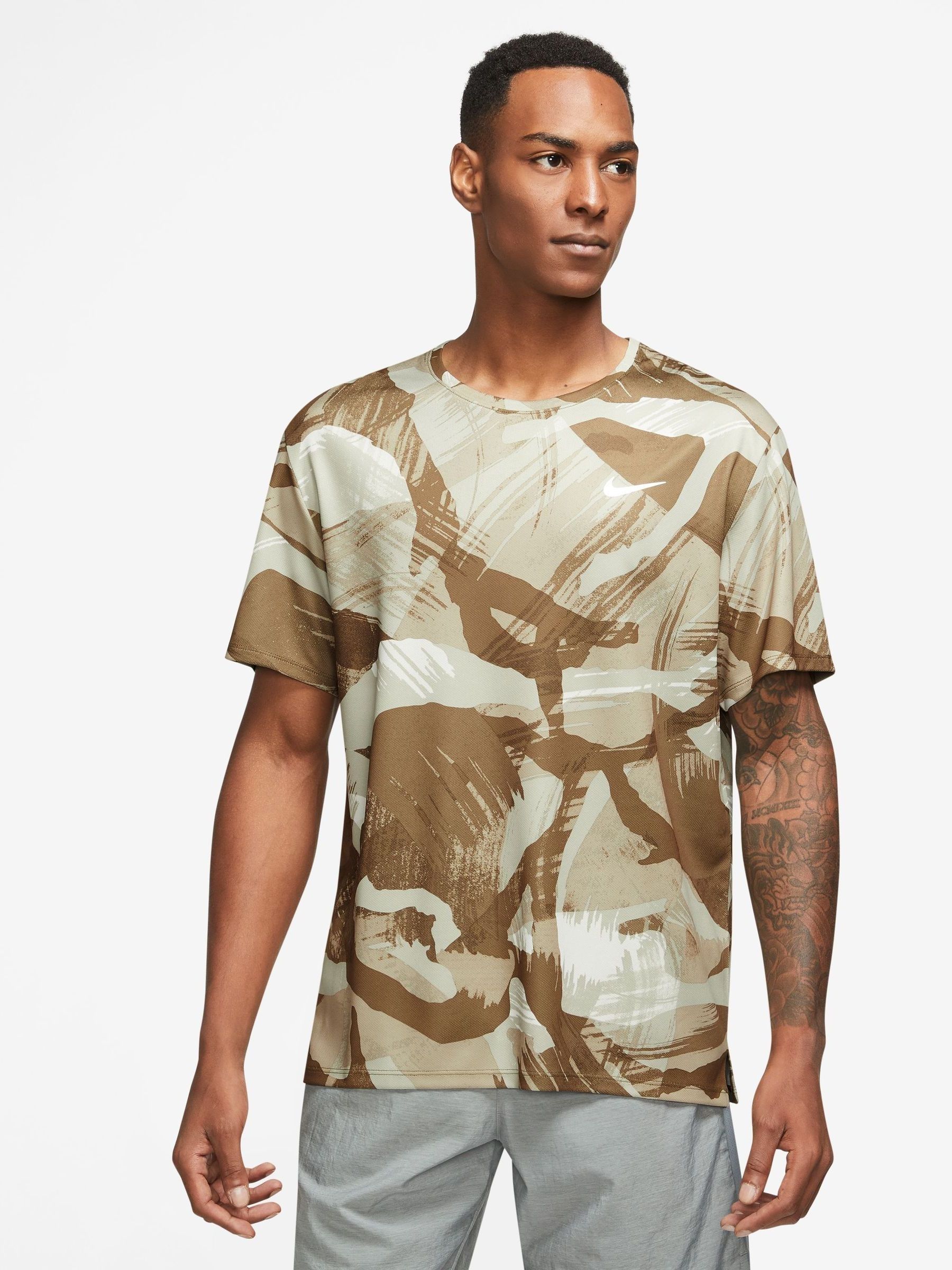 Nike camo running shirt shop