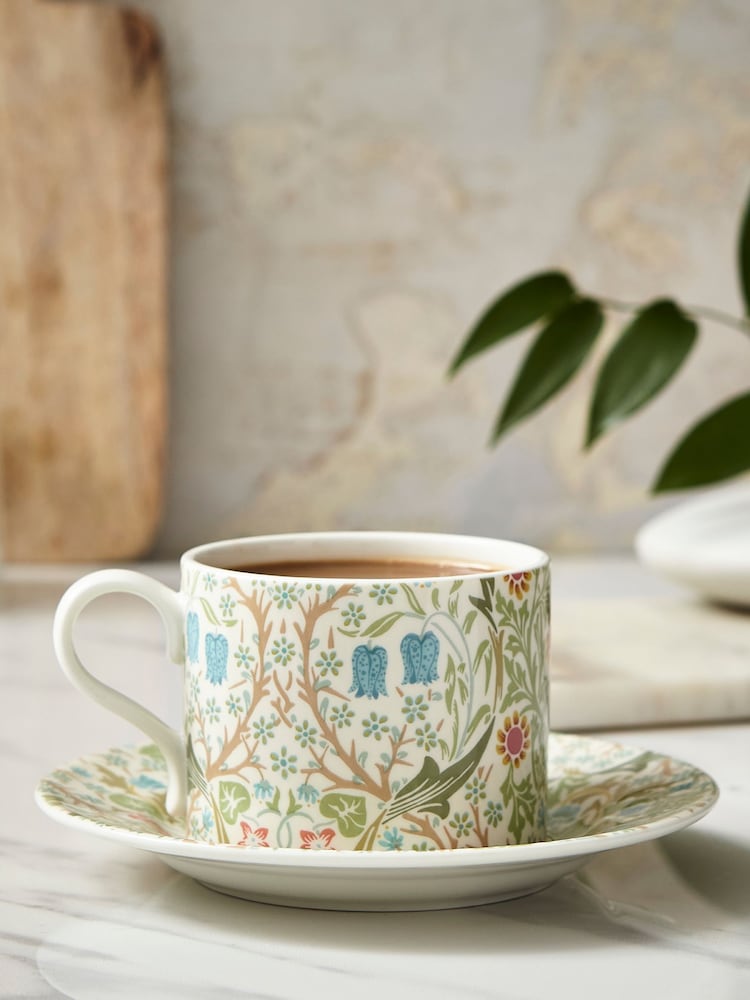 Morris & Co. by Spode Green Blackthorn Teacup and Saucer - Image 2 of 4