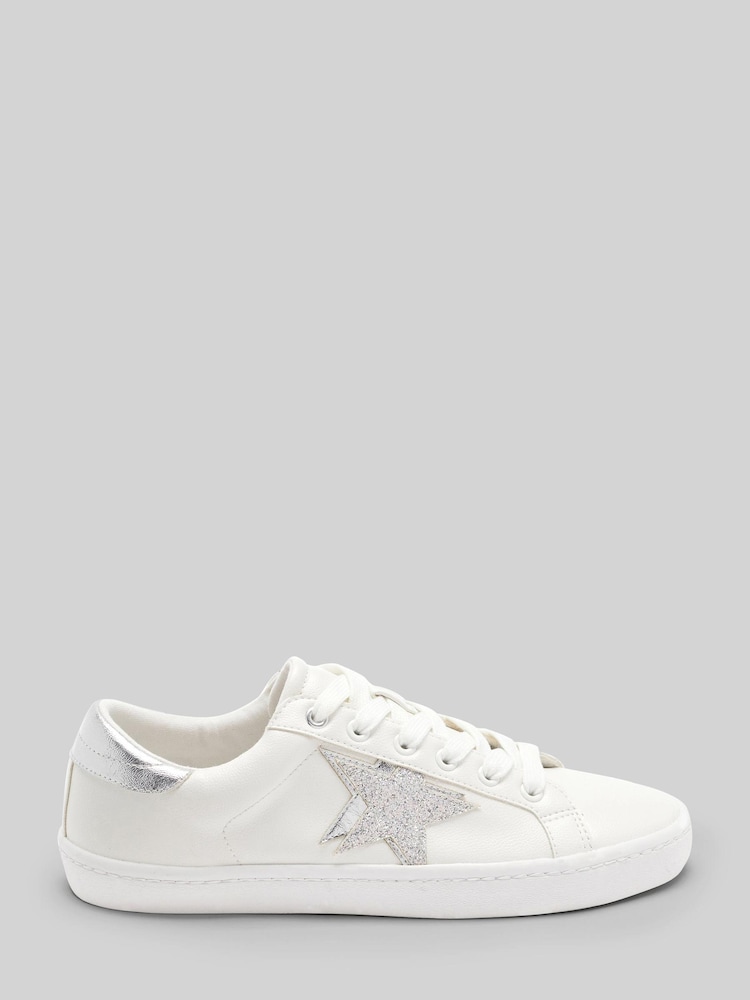 Weiß und Silber - Forever Comfort® Star Turnschuhe zum Schnüren - Bild 1 von 6