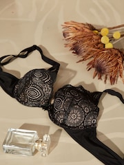 Wonderbra Refined Glamour Lace Plunge Push Up Bra - Image 4 of 4