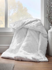 Catherine Lansfield White Teddy Cosy and Soft Diamond Fleece Throw - Image 1 of 4