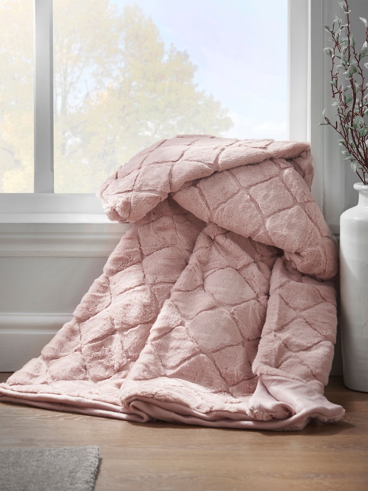 Catherine Lansfield Pink Teddy Cosy and Soft Diamond Fleece Throw - Image 1 of 4