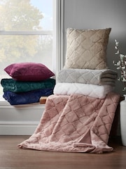 Catherine Lansfield Pink Teddy Cosy and Soft Diamond Fleece Throw - Image 3 of 4