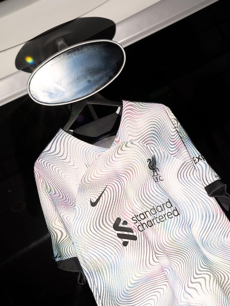 Nike White Blank Liverpool FC 22/23 Stadium Away Shirt - Image 12 of 12 Nike White Blank Liverpool FC 22/23 Stadium Away Shirt - Image 12 of 12