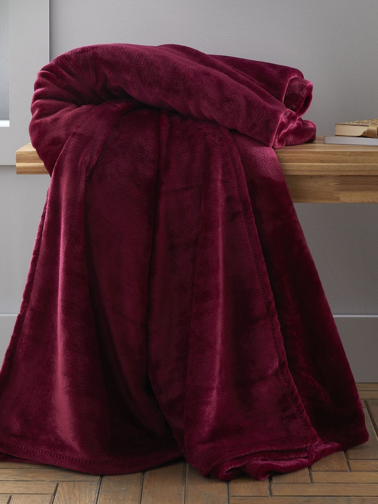 Catherine Lansfield Burgundy Red Raschel Velvet Touch Plush Extra Large Throw - Image 1 of 4