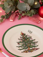 Spode Set of 4 White Christmas Tree Plates 27cm - Image 1 of 4