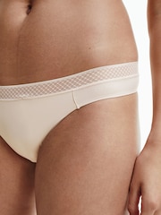 Calvin Klein - Verleidelijke comfortabele lichte string - Image 3 of 4