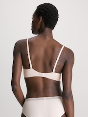 Licht beige - Calvin Klein - Verleidelijke comfortabel licht liftende demi-beha - Image 2 of 5