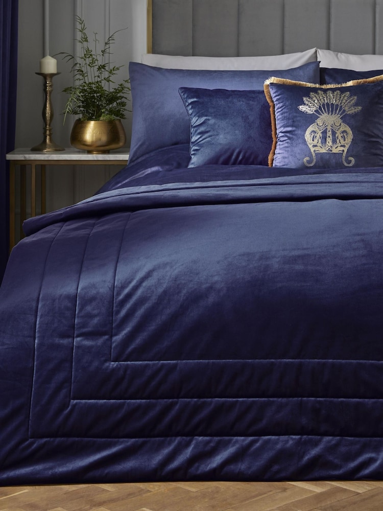 Laurence Llewelyn-Bowen Chic Velvet Bedspread - صورة 1 من 2