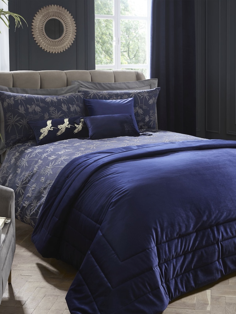 Laurence Llewelyn-Bowen Chic Velvet Bedspread - صورة 2 من 2
