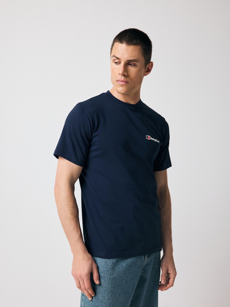 Dunkelblau - Berghaus – Classic – T-Shirt mit Logo in Schwarz - Bild 1 von 6 Dunkelblau - Berghaus – Classic – T-Shirt mit Logo in Schwarz - Bild 1 von 6