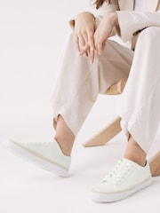 Белые парусиновые туфли - Кроссовки на шнурках с джутовой отделкой Forever Comfort® - Изображение 1 из 6