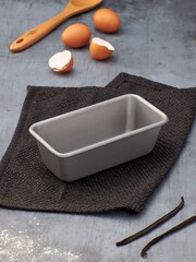 Stellar James Martin Grey Bakers Collection Non Stick 1lb Loaf Tin - Image 1 of 3
