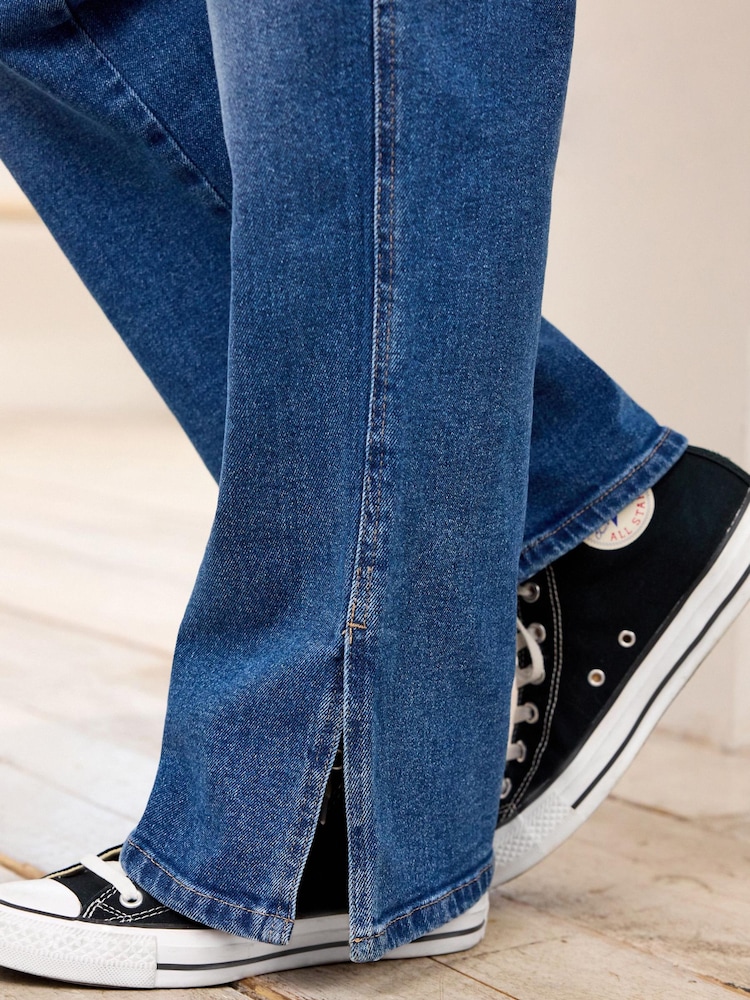 Jean bleu moyen - Jeans jambe droite de maternité avec bande fendue latérale et over-the bump - Image 6 of 9