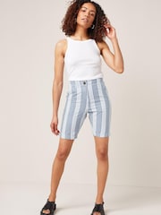 Streifen, Marineblau/Weiß - Knielange Chinoshorts - Bild 1 von 6