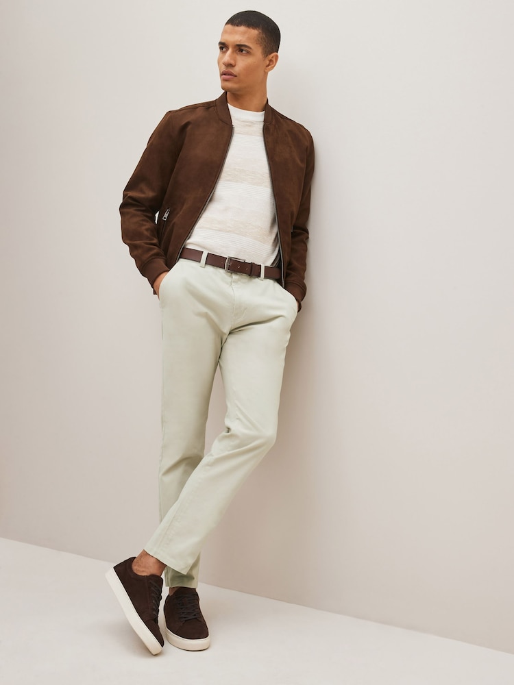 Piedra claro - Corte slim - Pantalones chinos de tacto suave con cinturón - Imagen 2 de 7 Piedra claro - Corte slim - Pantalones chinos de tacto suave con cinturón - Imagen 2 de 7