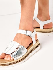 Weiß/Silberfarben - Forever Comfort® Sandalen aus Leder mit dicker Sohle und verdrehtem Design - Bild 2 von 6