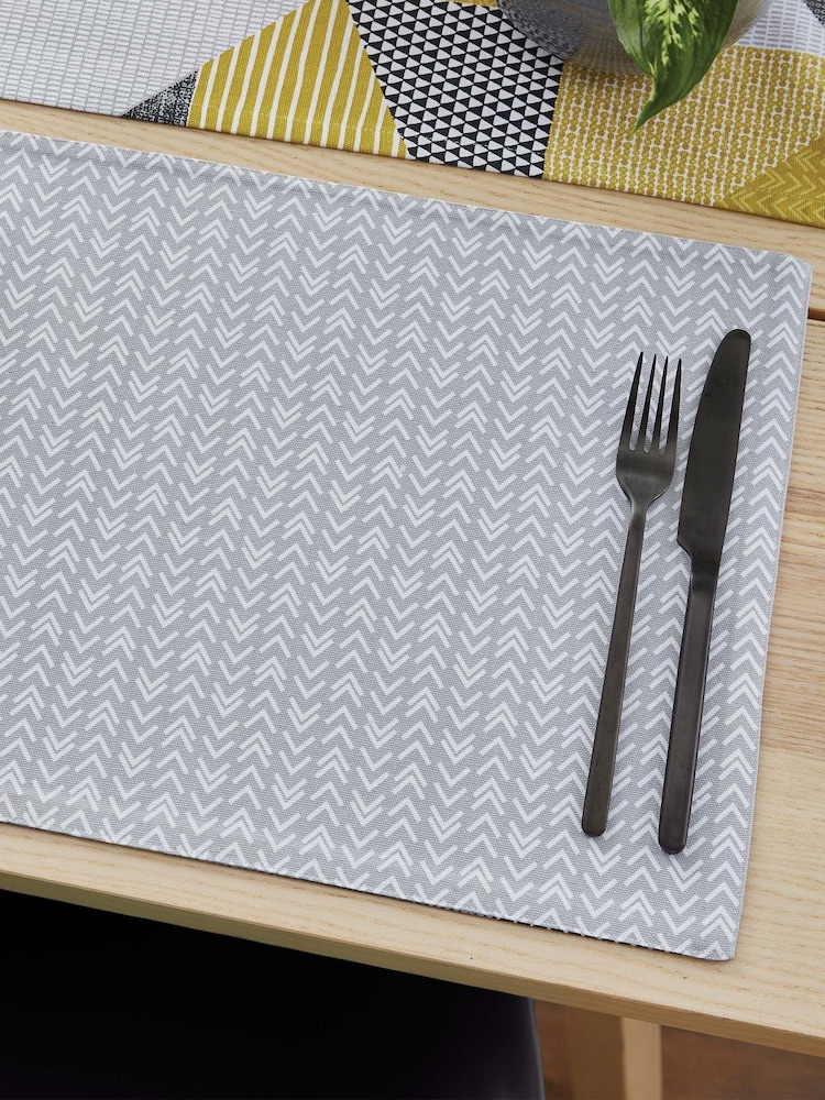Catherine Lansfield Set of 2 Yellow Larsson Geo Wipeable 100% Cotton Placemats - Image 2 of 4