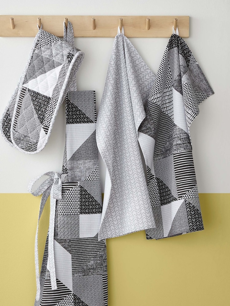 Catherine Lansfield Grey Larsson Geo 100% Cotton Apron - Image 3 of 3
