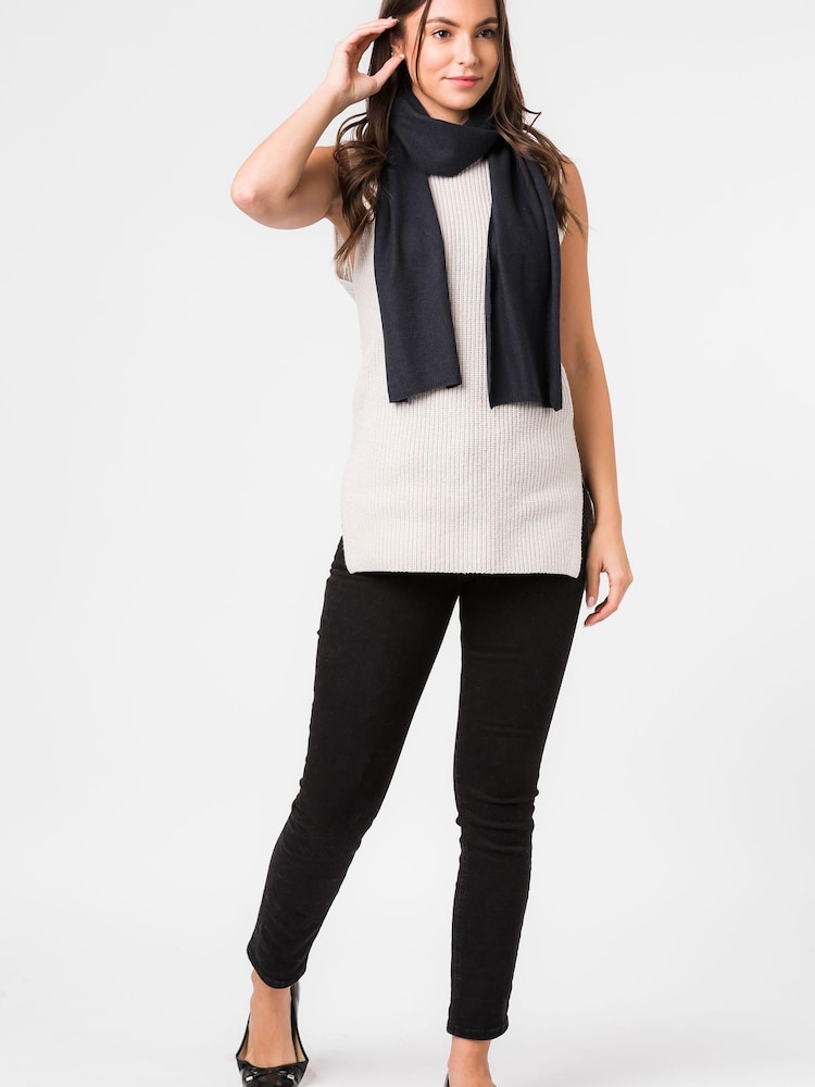 Pure Luxuries London Bristol 100% Merino Wool Scarf - Image 2 of 4