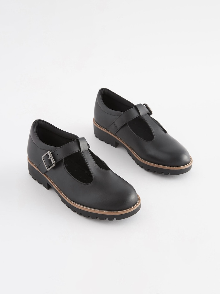 Schwarz - T-Steg-Schuhe aus Leder - Bild 2 von 6 Schwarz - T-Steg-Schuhe aus Leder - Bild 2 von 6