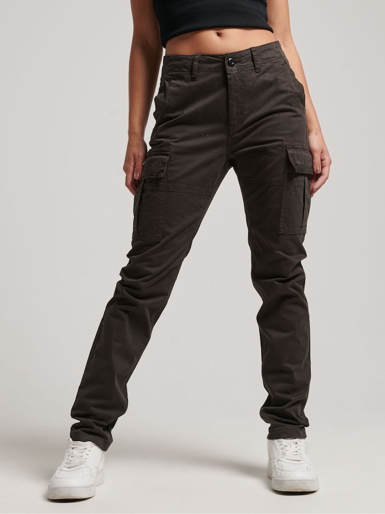 Schwarz - Schmale Cargohose aus Superdry-Baumwolle - Bild 1 von 6