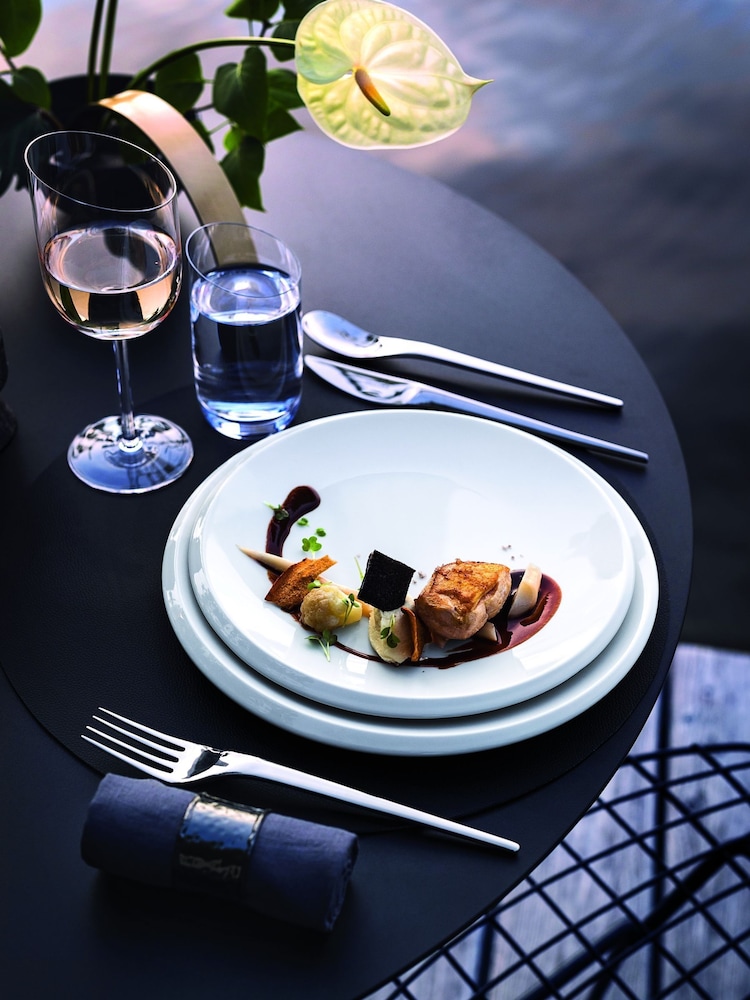 Villeroy & Boch 4 Piece NewMoon Tumbler Set - Image 2 of 4