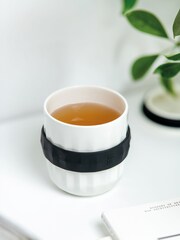 Villeroy & Boch White To Go & To Stay Small Mug With Lid - Image 3 of 3