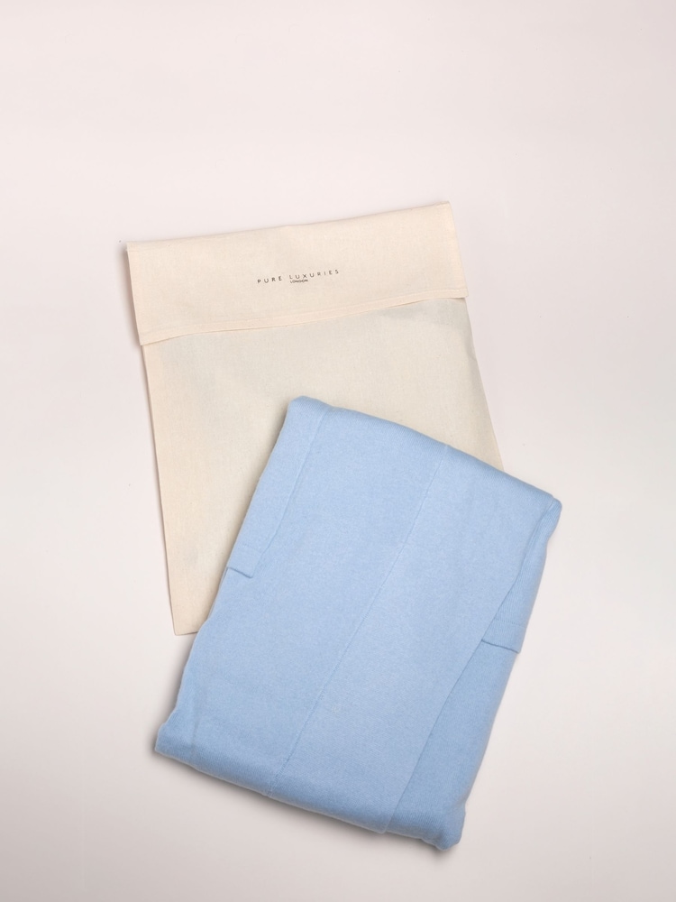 Pure Luxuries London Hallbeck Cashmere & Merino Wool Dressing Gown - Image 4 of 4