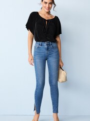 Verzierung, Mittelblau - Jeans-Leggings mit Power-Stretch und geschlitztem Saum - Bild 3 von 5