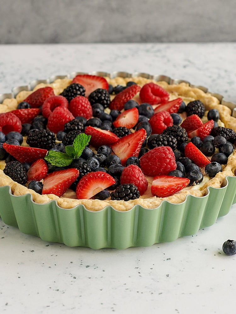 NORDICWARE Aurora Green Northern Lights Quiche & Tart Pan - Image 2 of 4