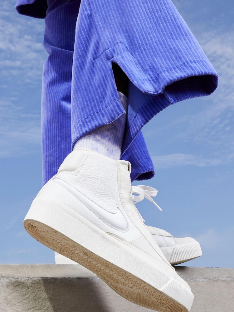 Nike Cream Blazer Mid Trainers - Image 2 of 3