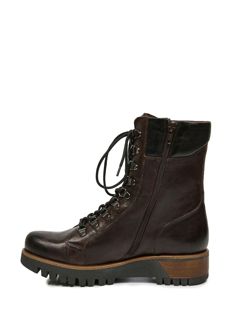 Celtic & Co. Wild Brown Boots - Image 2 of 5