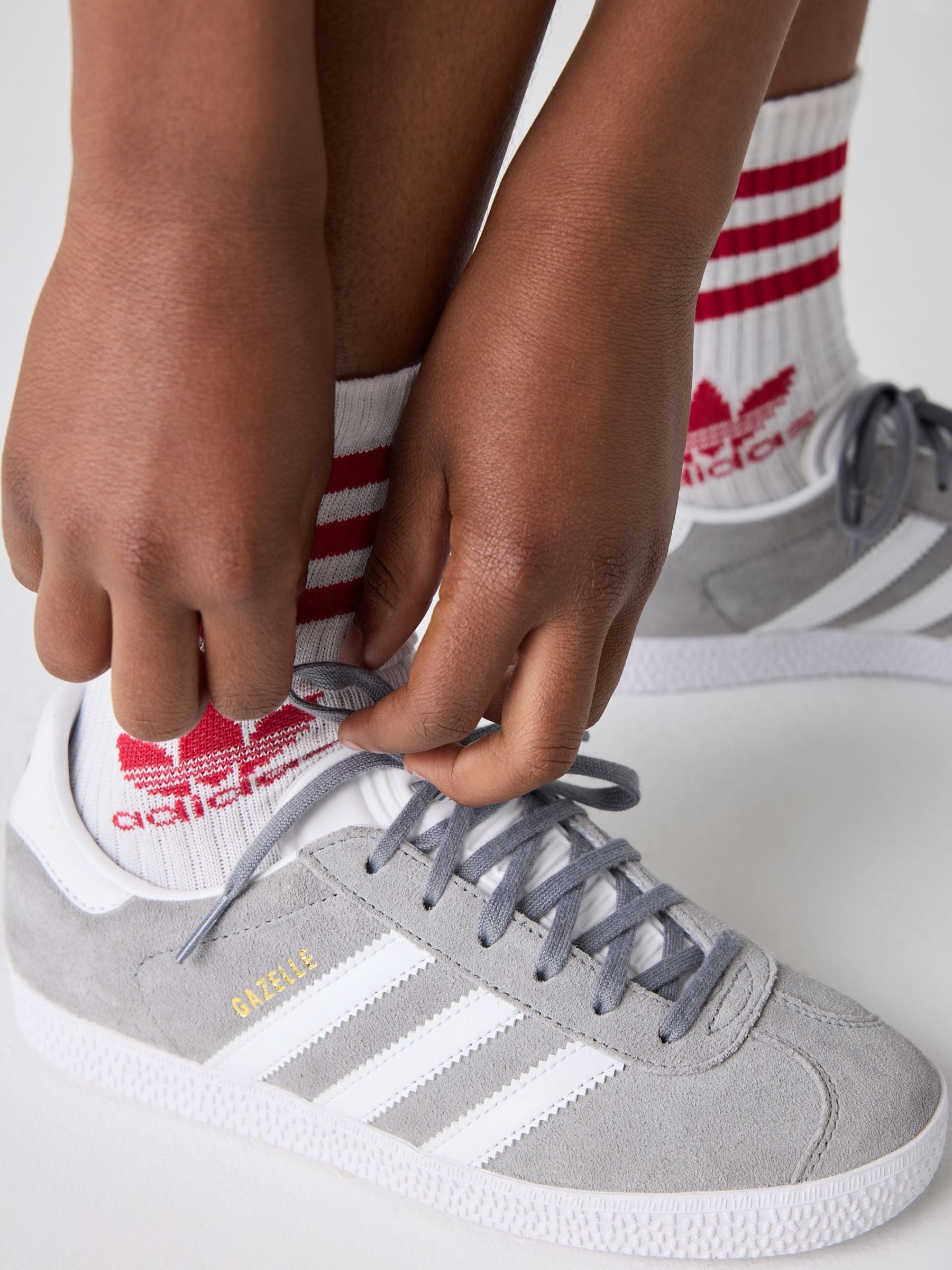 Grey trainers 2025
