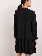 Schwarz - Kleid im Stufenlook (Umstandsmode) - Bild 3 von 5