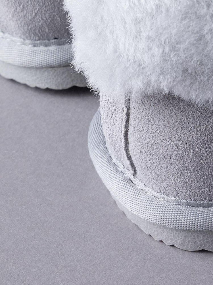 Lakeland Leather Light Grey Ladies Sheepskin Boots Slippers - Image 5 of 5