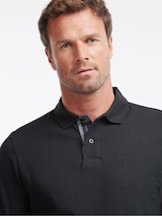 Zwart - Barbour® 100% katoenen onmisbaar sport-poloshirt met lange mouwen - Image 5 of 8