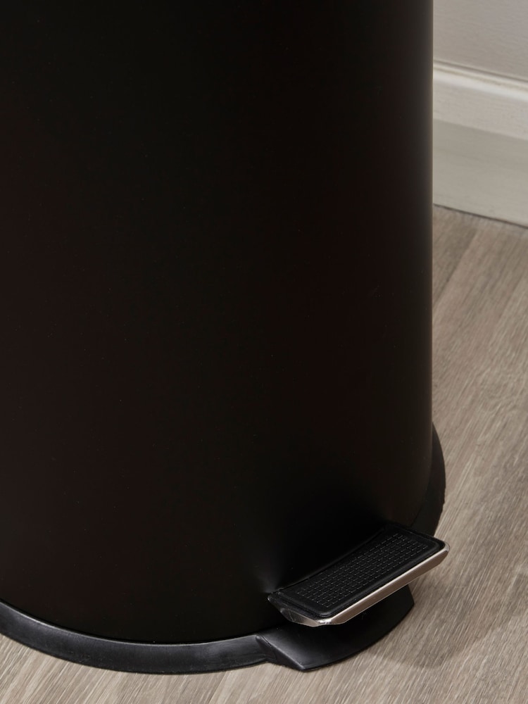 Maison by Premier Black 30Ltr Pedal Bin Matte Black - Image 3 of 3