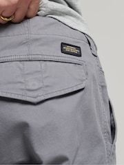 Серый - Шорты Superdry Vintage Logo Cargo Shorts - Изображение 6 из 7