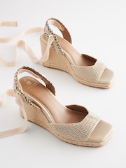 Natur - Forever Comfort® Schuhe mit Keilabsatz, Wickeldesign und Häkelspitze - Bild 4 von 8