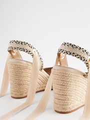 Natur - Forever Comfort® Schuhe mit Keilabsatz, Wickeldesign und Häkelspitze - Bild 6 von 8