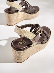 Schokoladenbraun - Forever Comfort® Schuhe mit Keilabsatz und geflochtenen Riemen - Bild 4 von 5