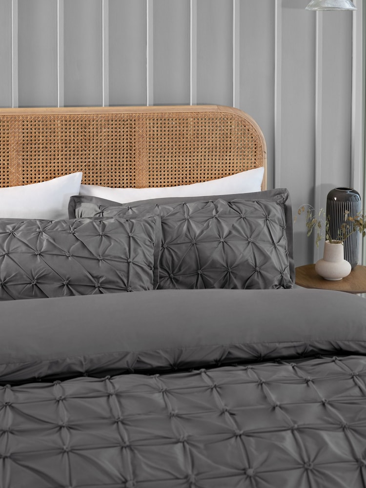 Charcoal Grey Textured Pleats Duvet Cover And Pillowcase Set - Image 3 of 7