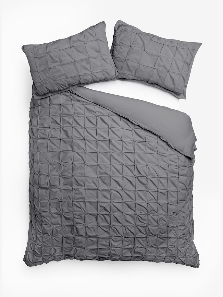 Charcoal Grey Textured Pleats Duvet Cover And Pillowcase Set - Image 5 of 7