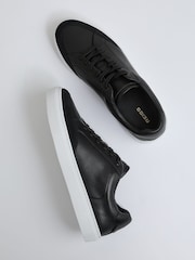 أسود - حذاء رياضي بقبة منخفضة جلد Ashley من Reiss - صورة 3 من 7