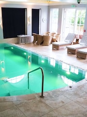 Virgin Experience Days One Night Boutique Escape for Two at Cotswold House Hotel & Spa - Image 2 of 4