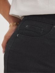 Simply Be Black 24/7 Mid Shorts - Image 4 of 4