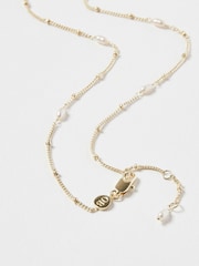 Oliver Bonas White Pearl Detail Gold Plated Mila Chain Necklace - Image 3 of 5